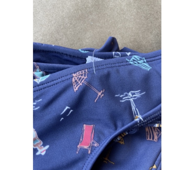 Roxy Blue Bikini NWT Fun Prints Set
🆕NEW ROXY Girl Bikini Size 2 - Picture 4 of 4